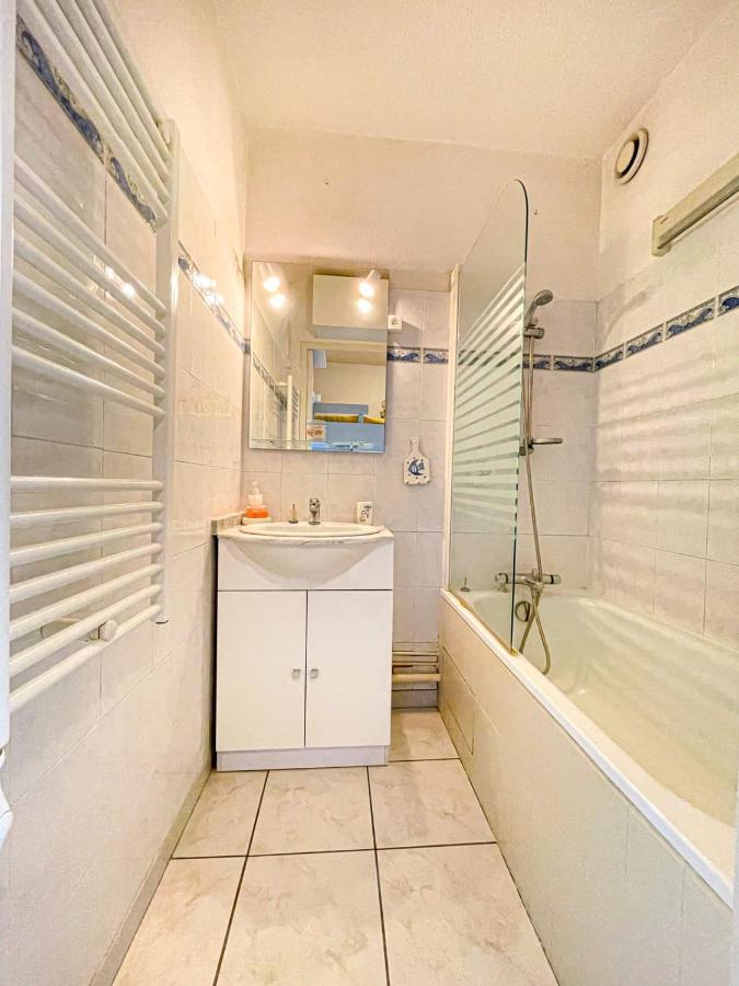 Bright Apartment With Pool Fréjus المظهر الخارجي الصورة