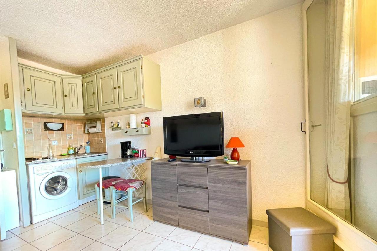Bright Apartment With Pool Fréjus المظهر الخارجي الصورة