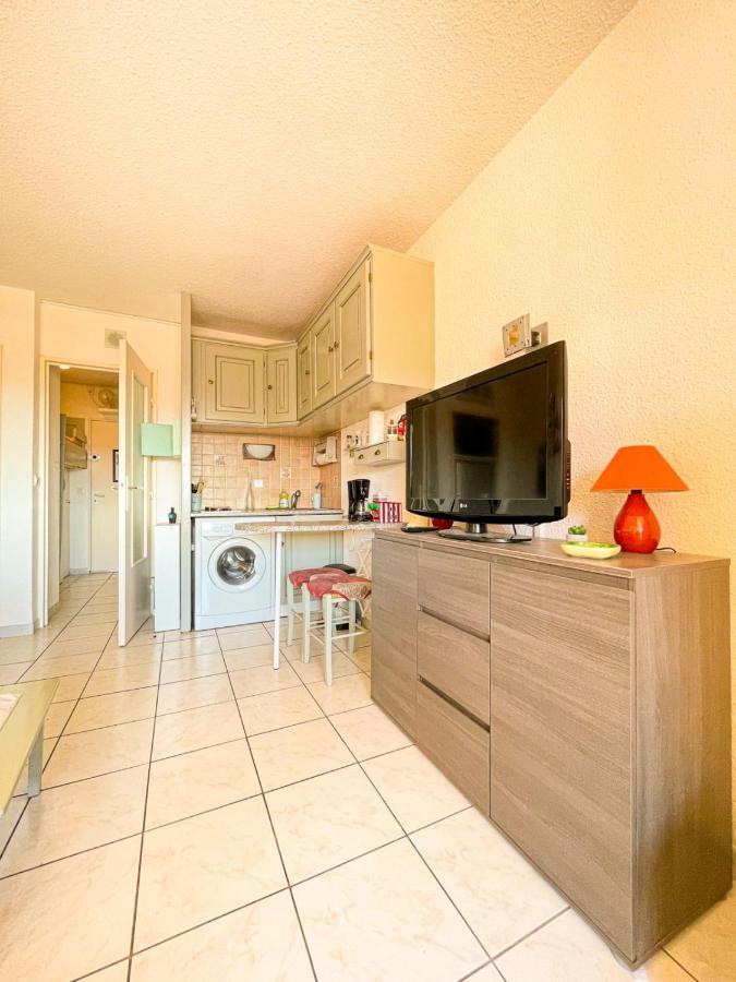 Bright Apartment With Pool Fréjus المظهر الخارجي الصورة